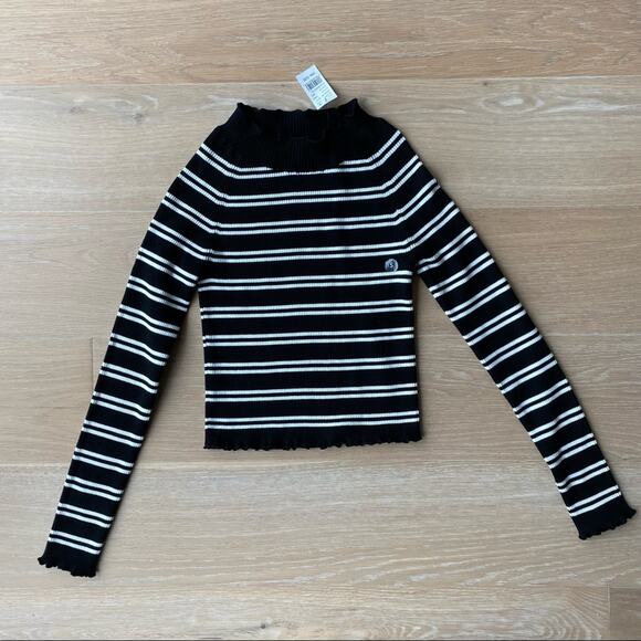 Kendall & Kylie Ribbed Mock Neck Cropped Long Sleeve Sweater Small NWOT - Picture 1 of 5